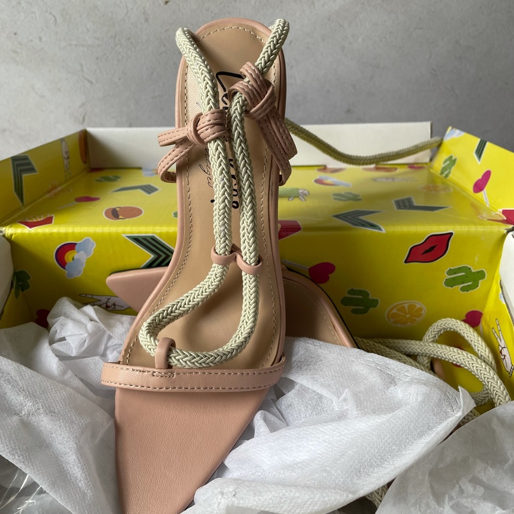 Tie up heels